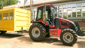 A província de Inhambane irá receber, nos próximos dias, dez tractores articulados com o objectivo de dinamizar o transporte de pessoas e bens entre as zonas rurais e urbanas. Esta iniciativa está inserida nas celebrações dos sessenta e nove anos de elevação de Inhambane à categoria de cidade, que se comemoram hoje.